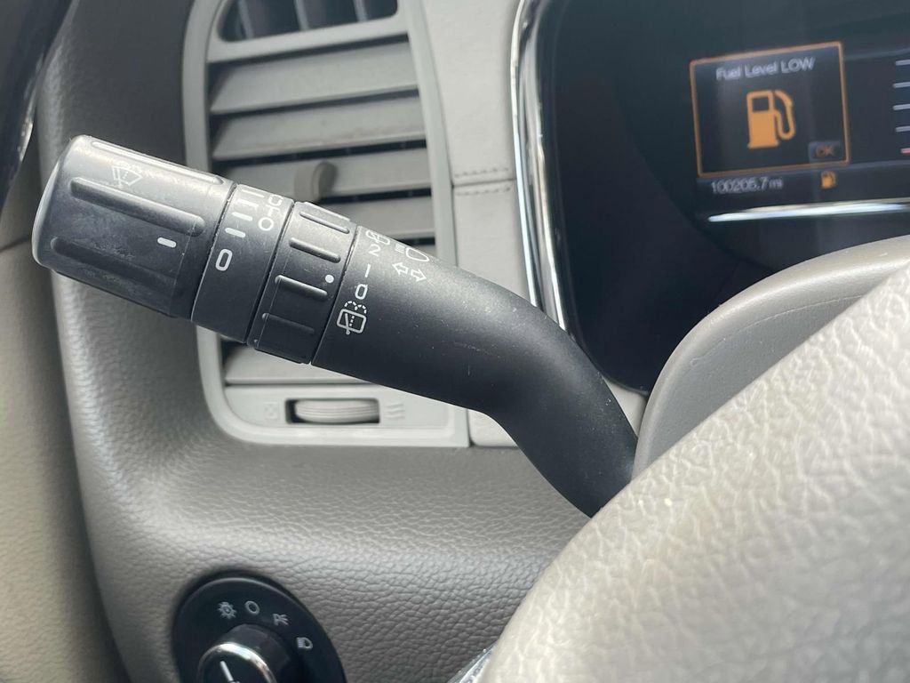 Used 2017 Lincoln Navigator Select image 22