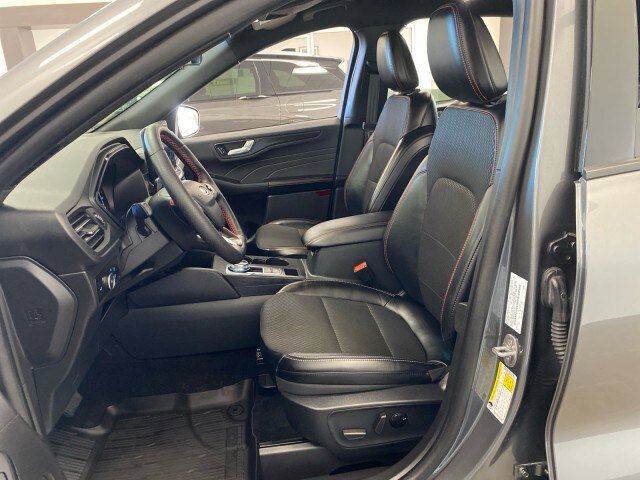 Used 2025 Ford Escape ST-Line Select w/ Tech Pack #1 AWD/4WD image 16