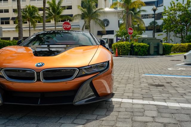 Used 2019 BMW i8 Roadster AWD/4WD image 8