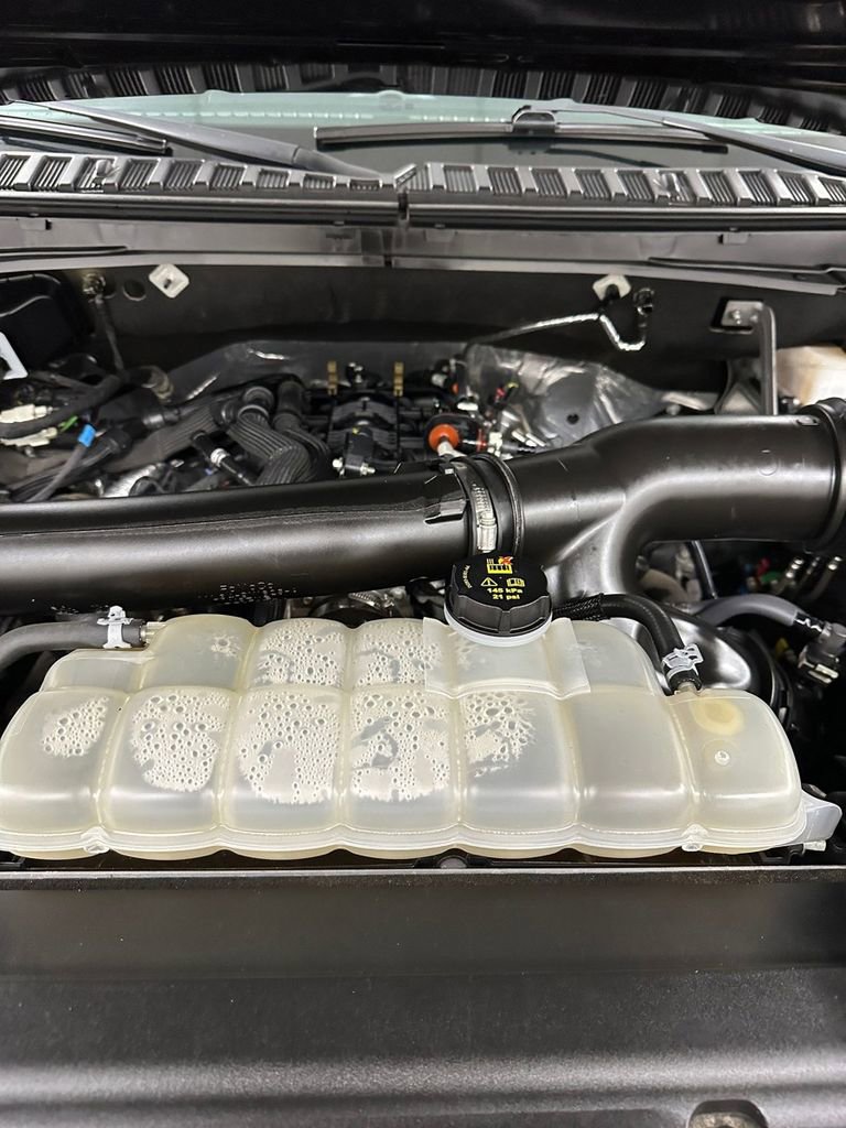 Used 2024 Ford Expedition Max XLT image 8