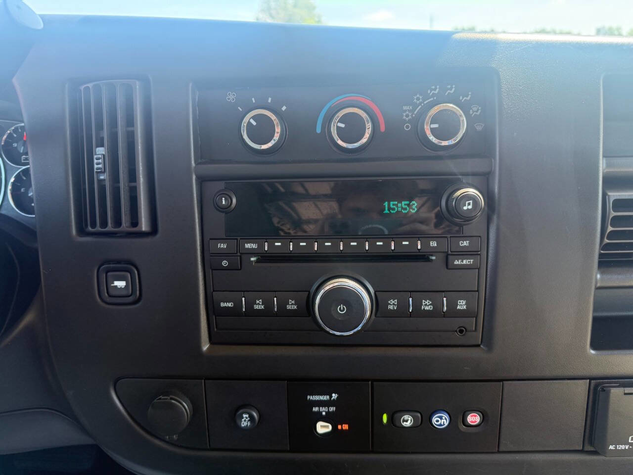 Used 2017 Chevrolet Express 2500 RWD image 14