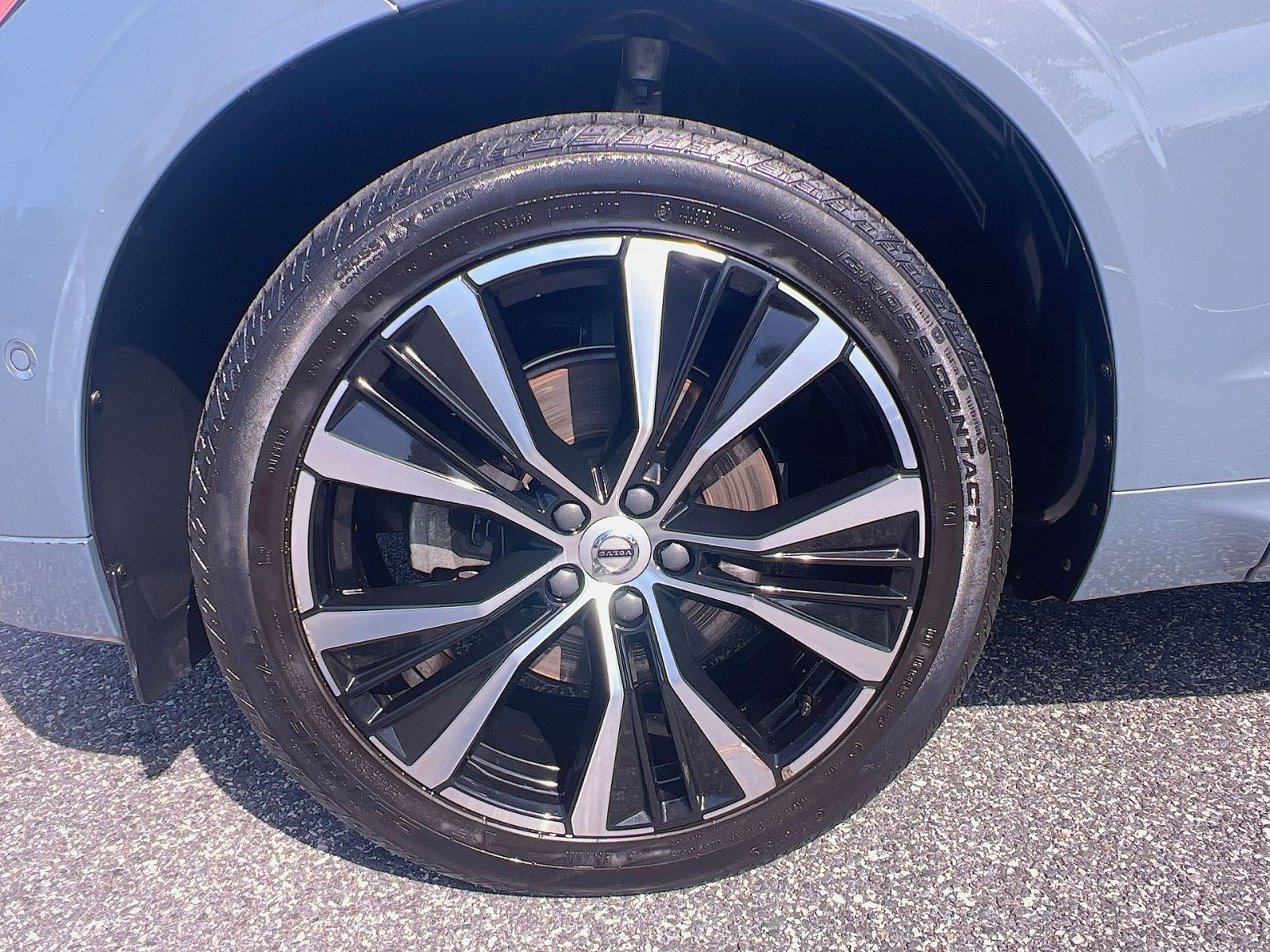 Certified 2023 Volvo XC60 B5 Plus w/ Climate Package AWD/4WD image 12