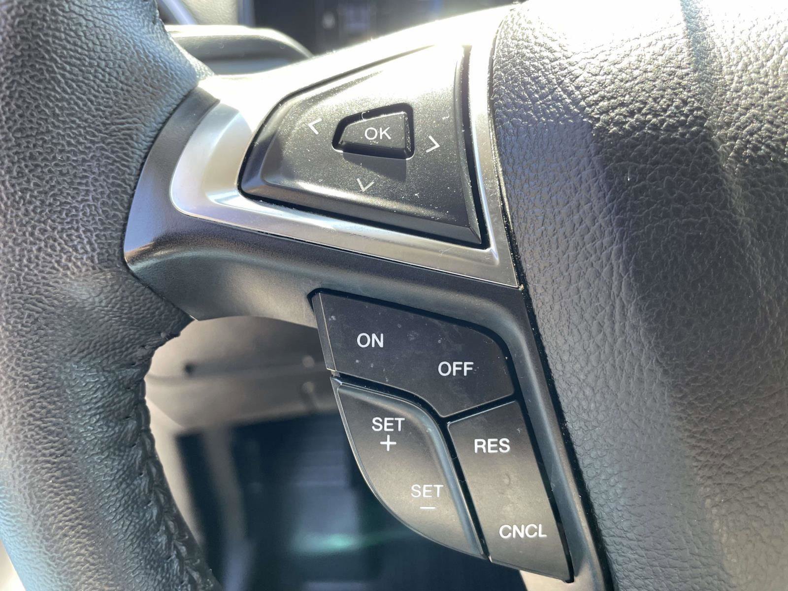 Used 2023 Ford Edge SEL w/ Cargo Accessory Package image 9