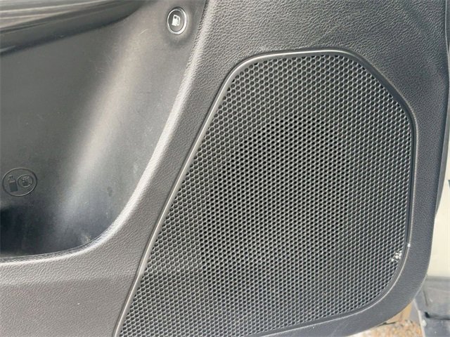 Used 2016 Jeep Cherokee Latitude w/ Cold Weather Group image 16