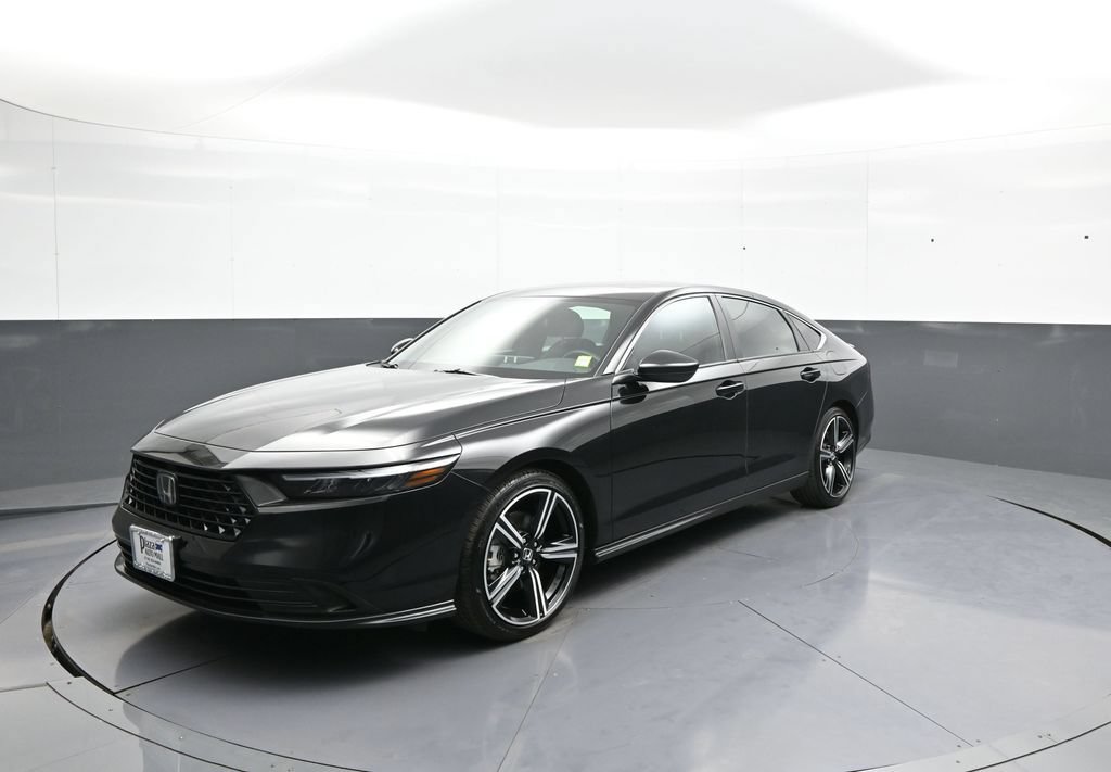 Used 2025 Honda Accord Sport image 1
