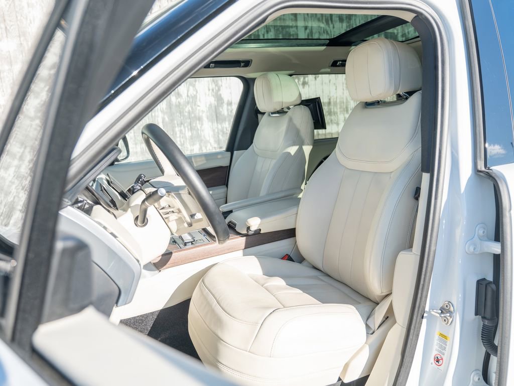 Certified 2024 Land Rover Range Rover Long Wheelbase SE image 20