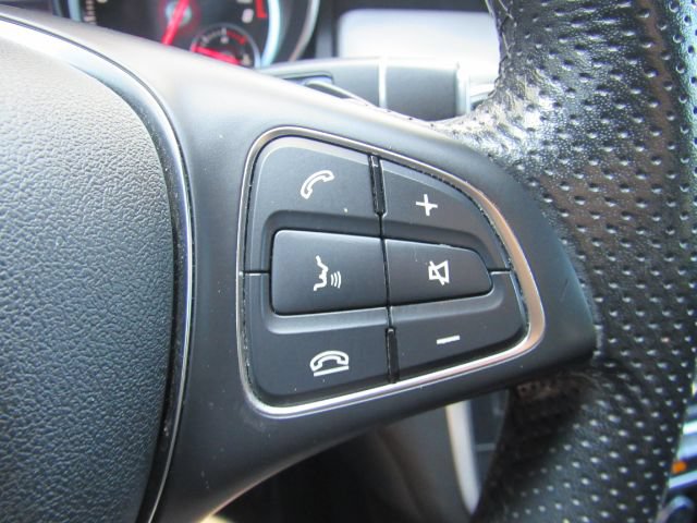 Used 2020 Mercedes-Benz GLA 250 w/ Premium Package image 39