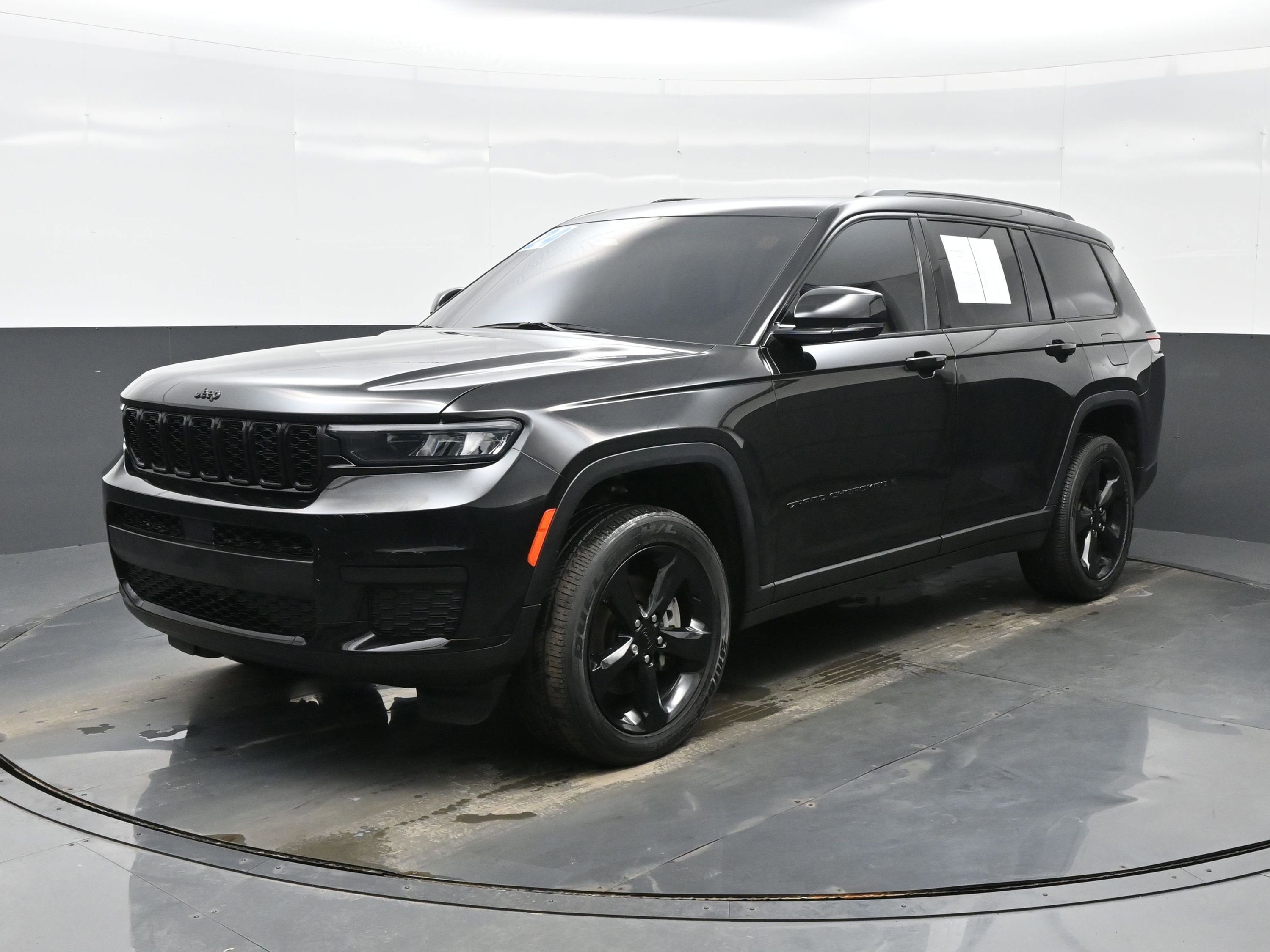 Used 2024 Jeep Grand Cherokee L Altitude image 2
