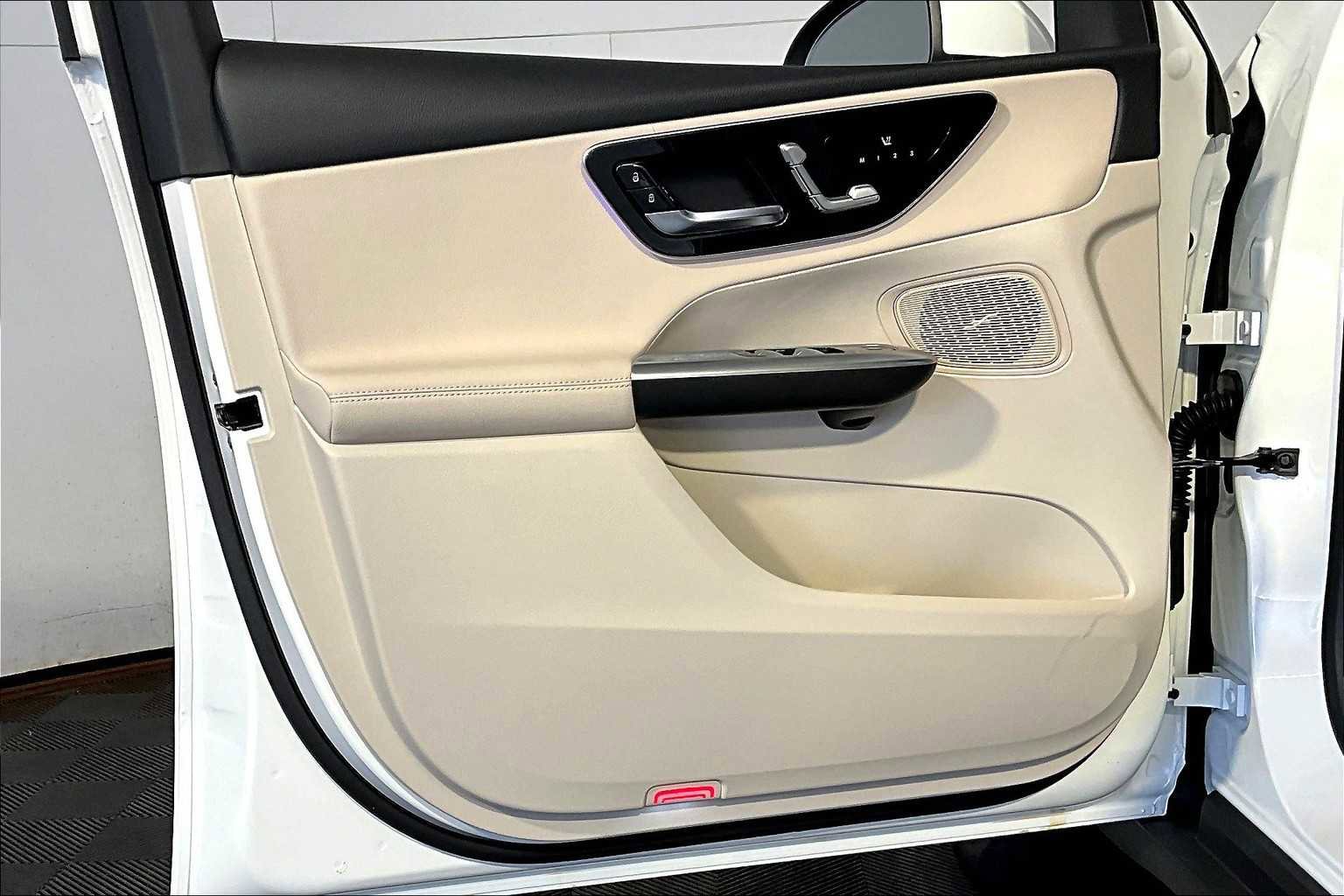 New 2026 Mercedes-Benz GLC 300 4MATIC image 11