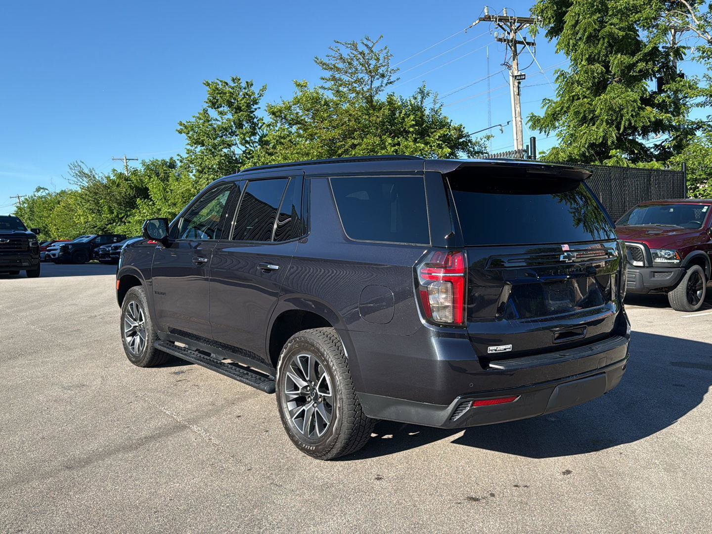 Used 2023 Chevrolet Tahoe Z71 w/ Luxury Package AWD/4WD image 5