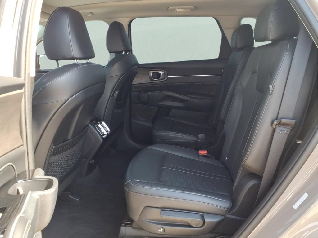 Used 2024 Kia Sorento SX AWD/4WD image 15