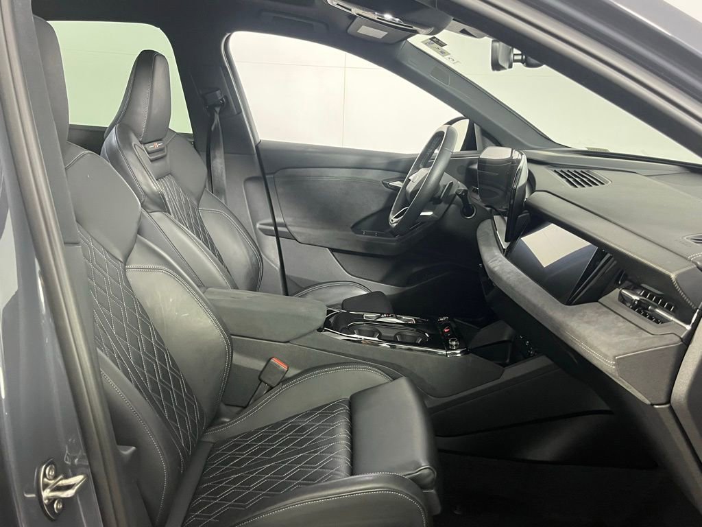 Used 2025 Audi SQ6 e-tron Prestige w/ Black Edition One AWD/4WD image 30