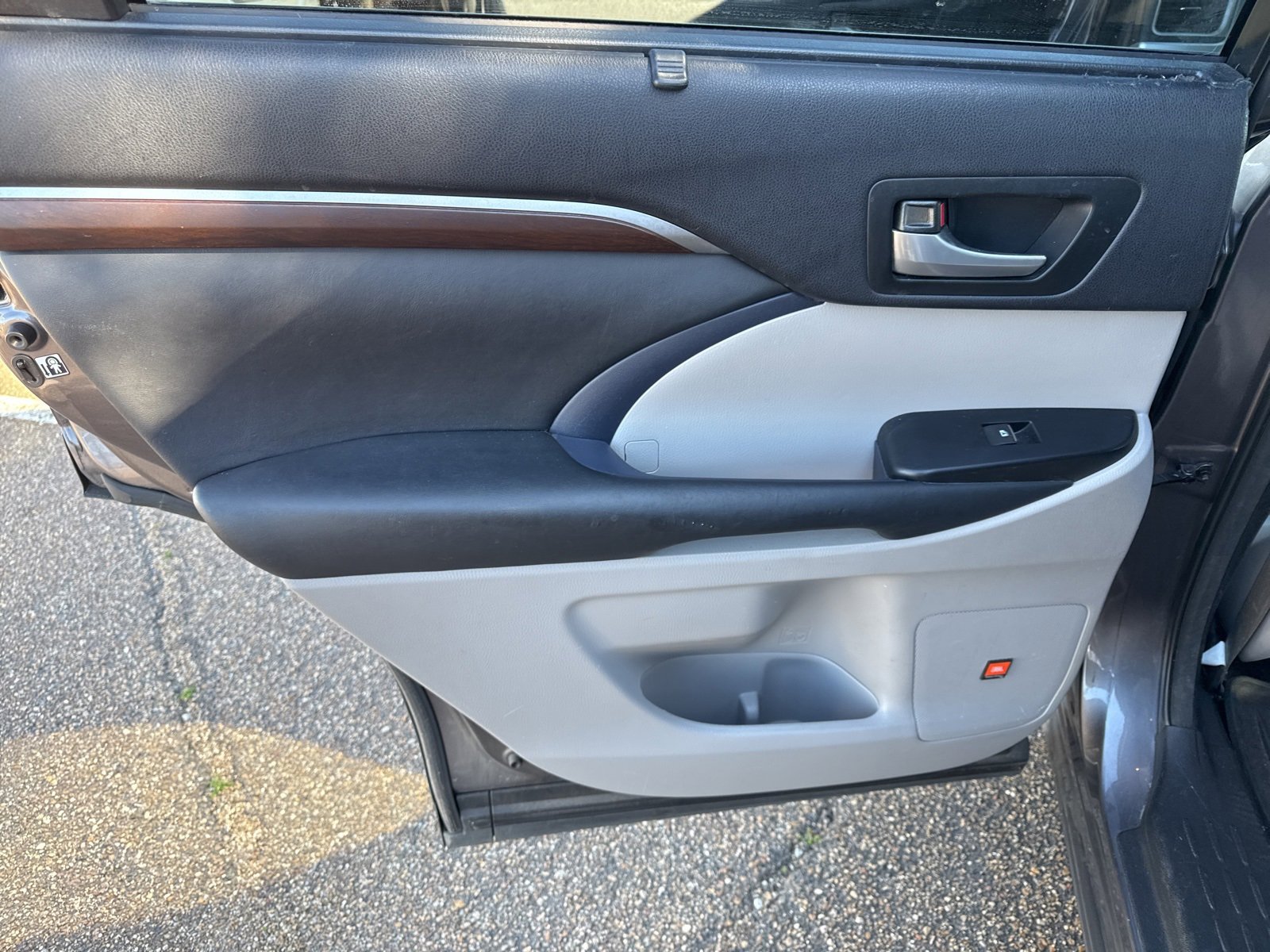 Used 2014 Toyota Highlander Limited image 15