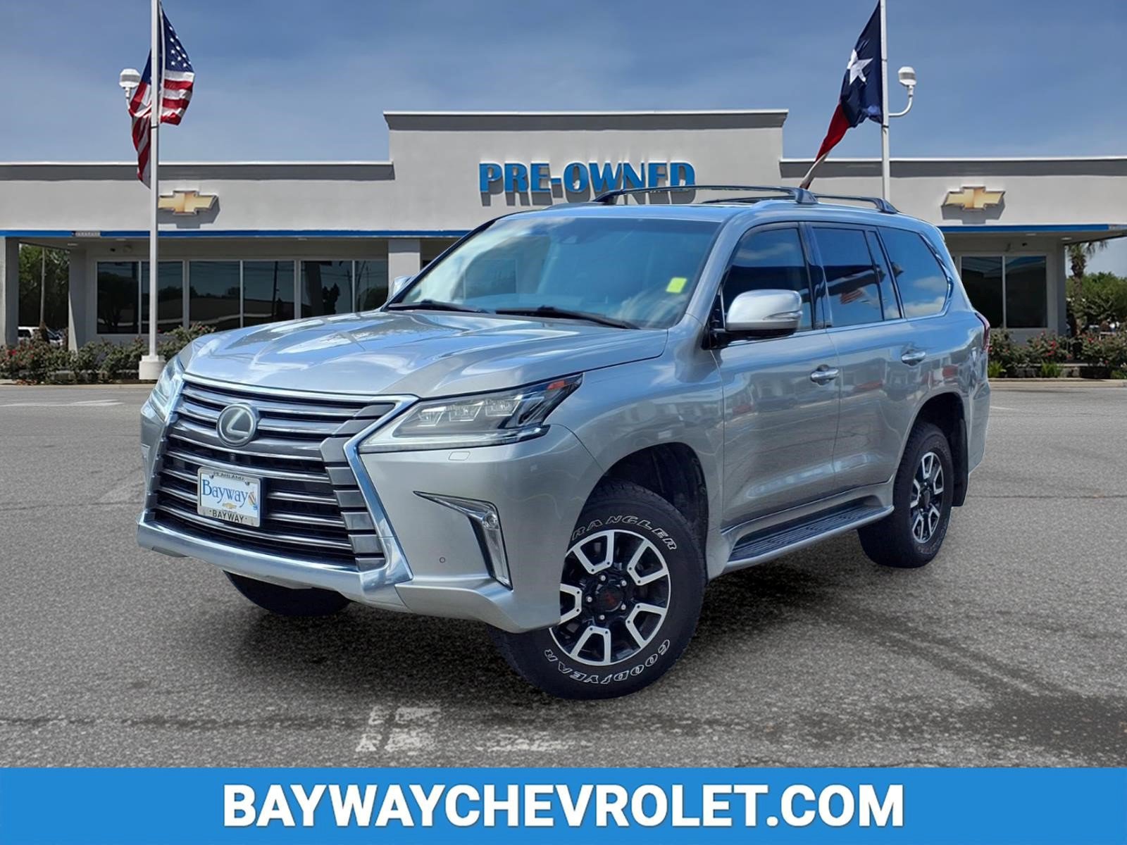 Used 2016 Lexus LX 570 4WD w/ Luxury Package image 1