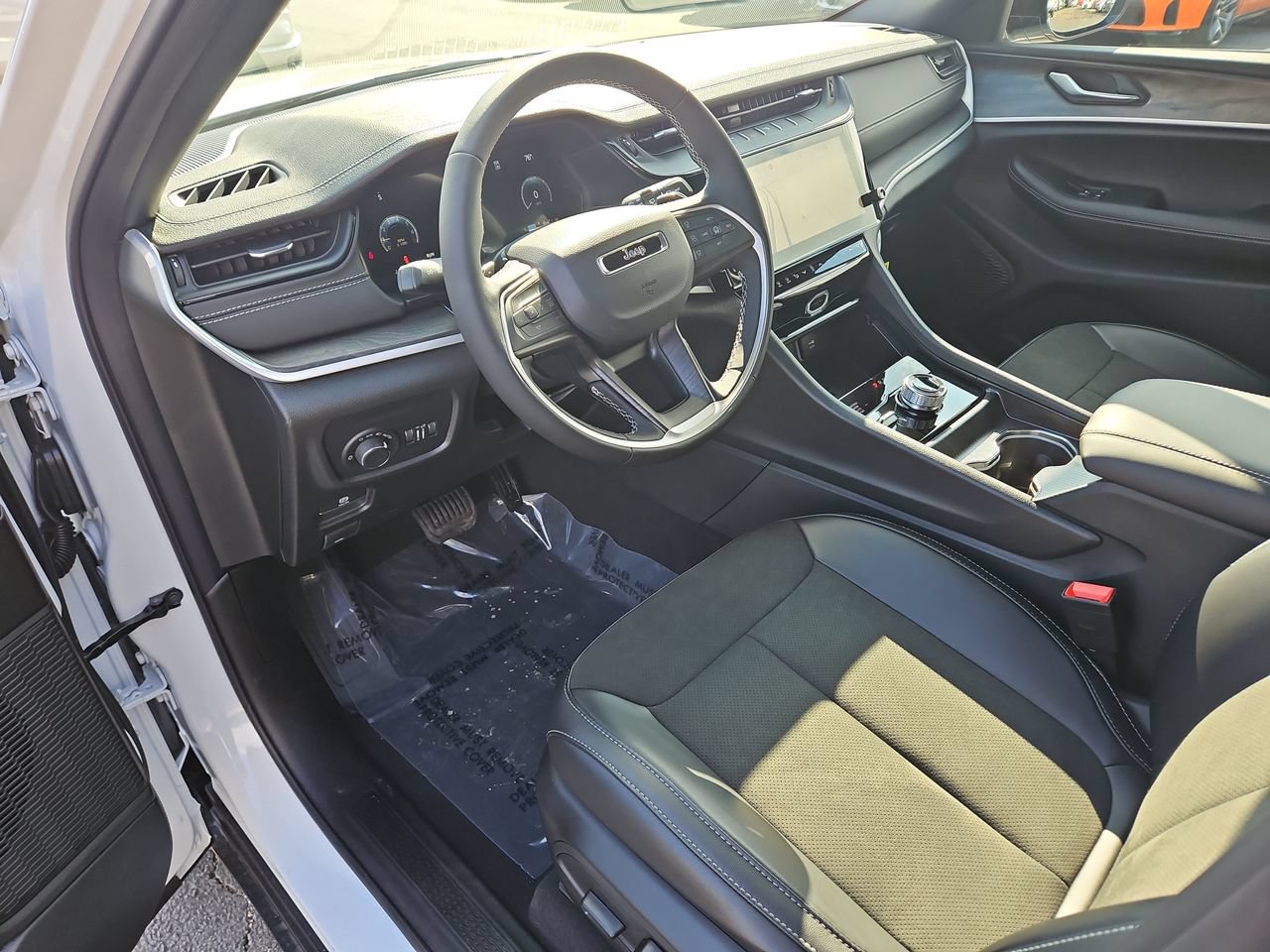 New 2026 Jeep Grand Cherokee Altitude AWD/4WD image 17