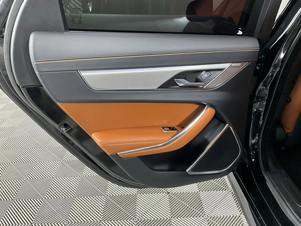 Used 2022 Jaguar XF R-Dynamic SE image 27