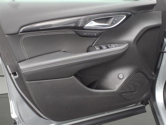Used 2023 Buick Envision Essence image 8