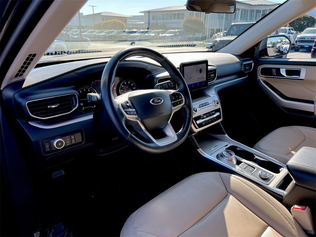 Used 2023 Ford Explorer XLT w/ Equipment Group 202A image 10