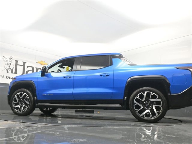 Certified 2025 Chevrolet Silverado EV RST image 52