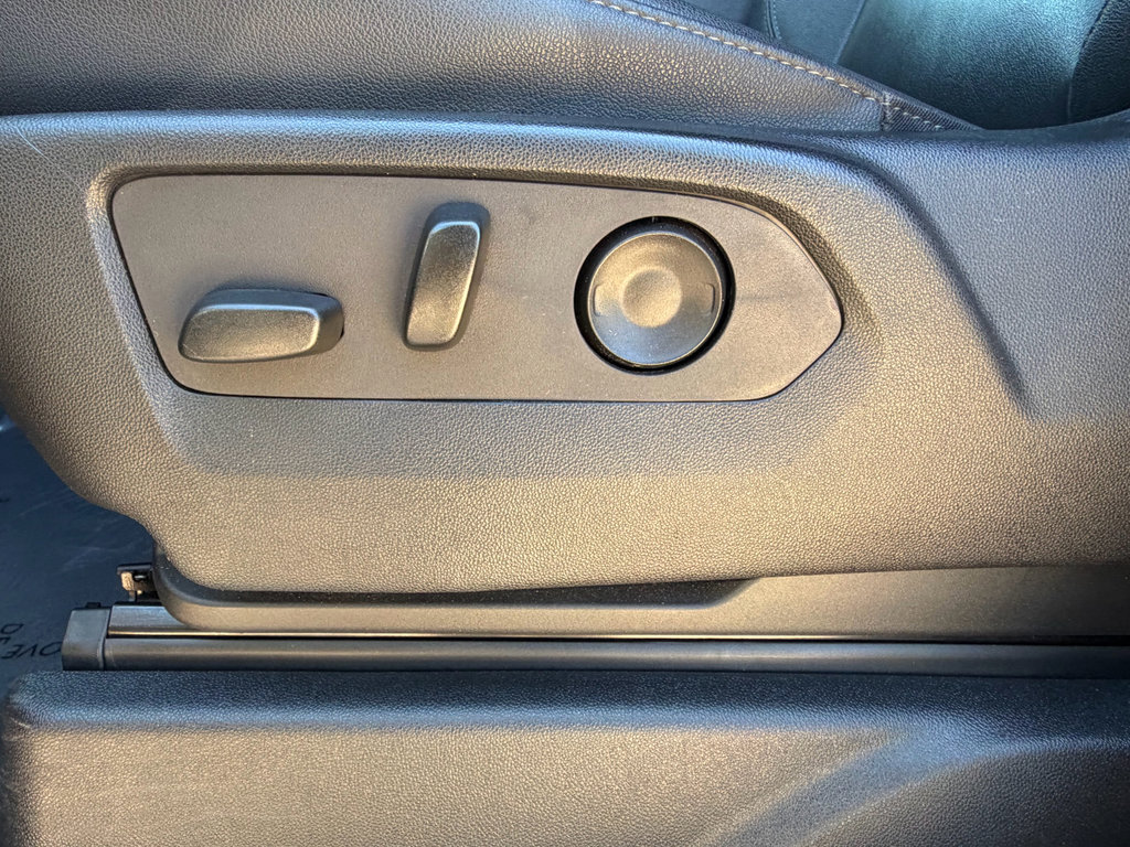 Used 2024 Chevrolet Tahoe LT image 11