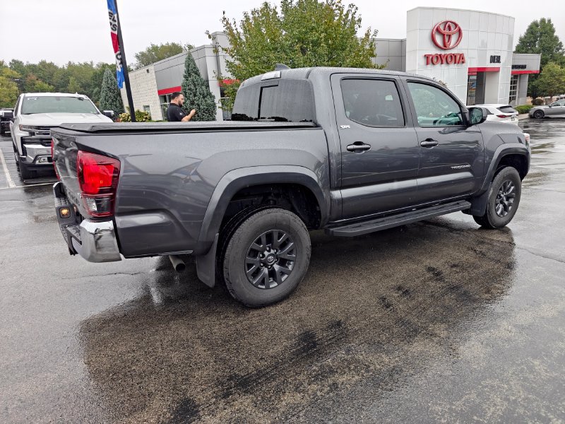 Used 2023 Toyota Tacoma SR5 AWD/4WD image 4