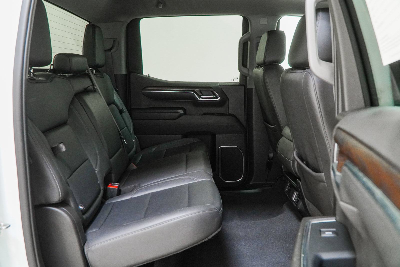 Used 2024 GMC Sierra 1500 SLT AWD/4WD image 41