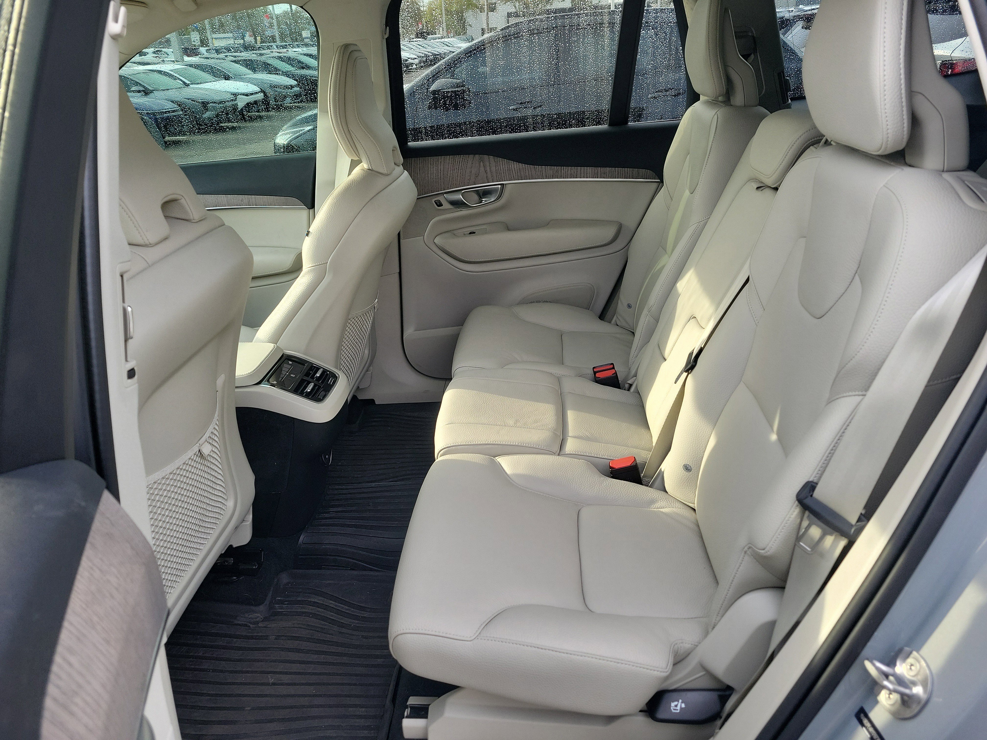 Used 2024 Volvo XC90 B6 Plus w/ Protection Package Premier image 14