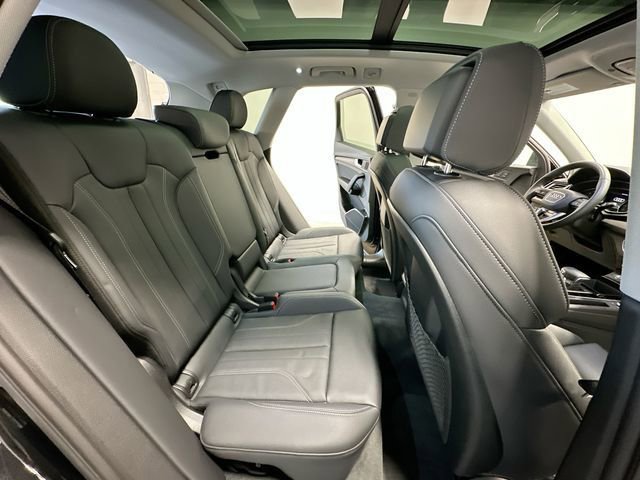 Used 2024 Audi Q5 2.0T Premium w/ Convenience Package AWD/4WD image 24
