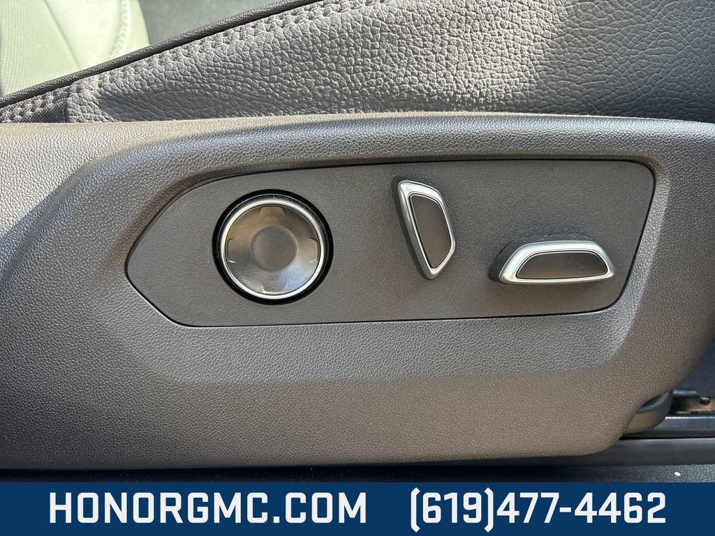 Used 2025 GMC Yukon Denali image 26