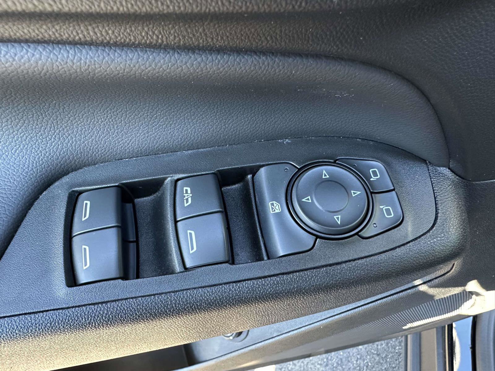 Used 2022 Chevrolet Equinox LT image 17