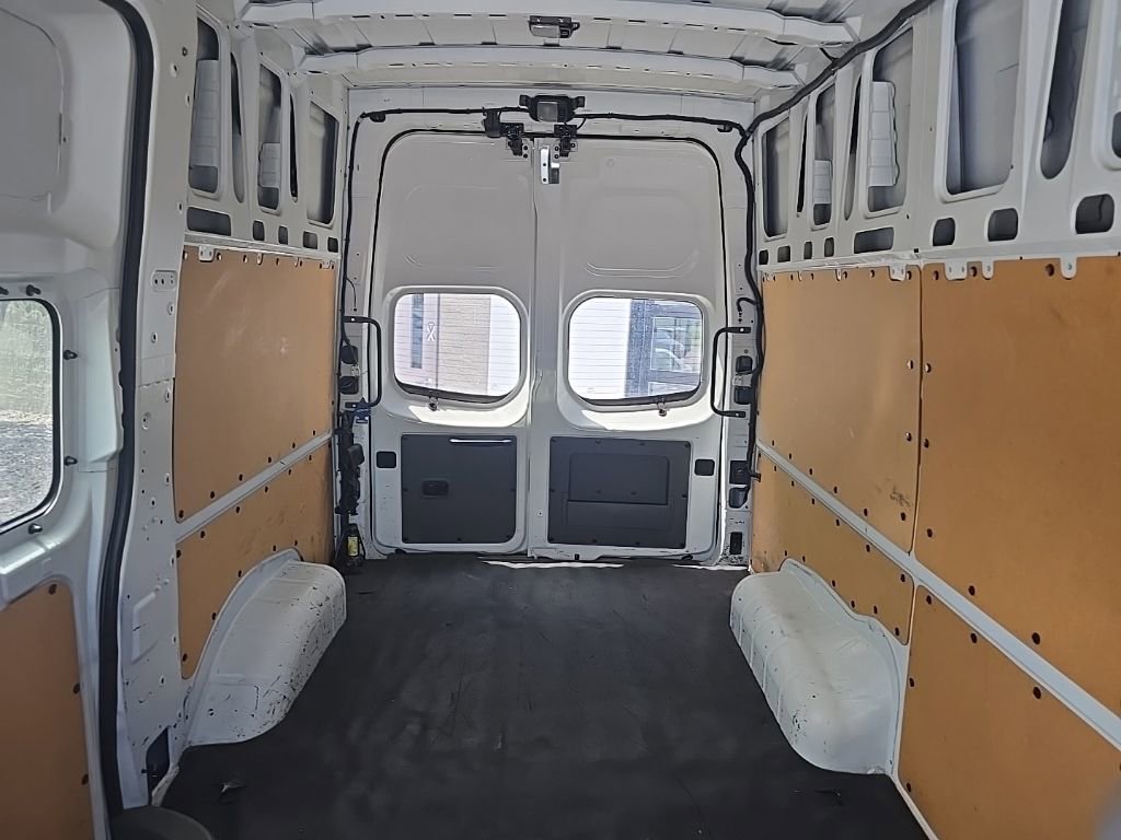 Used 2016 Nissan NV 3500 SL w/ Technology Package RWD image 10