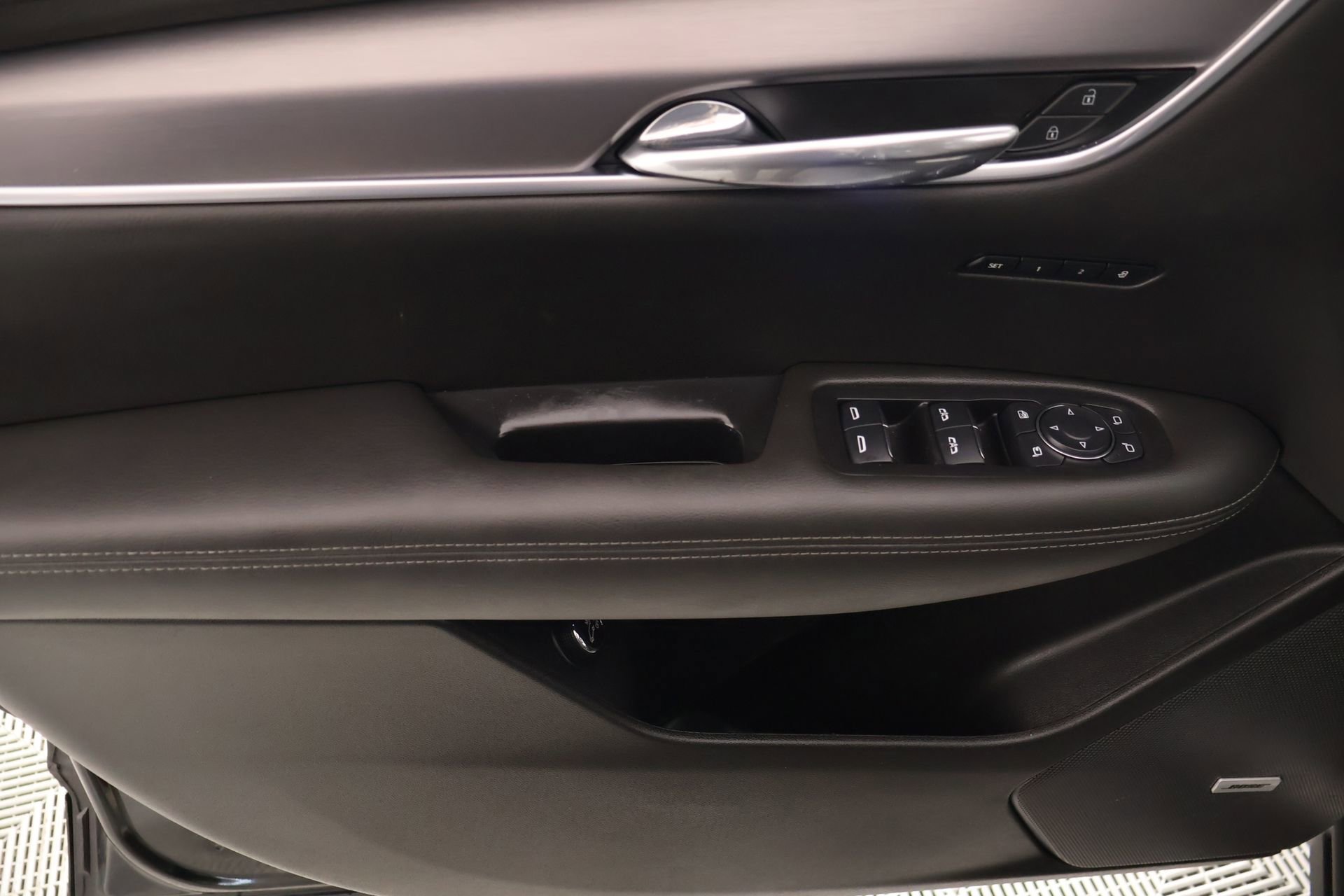 Used 2024 Cadillac XT6 Luxury AWD/4WD image 17