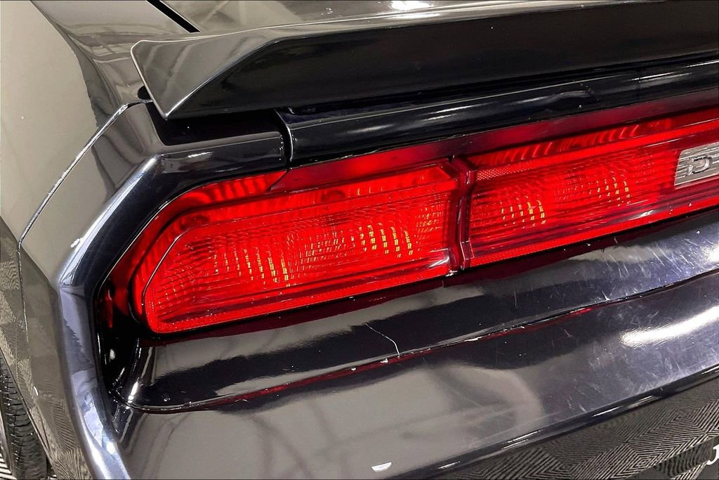 Used 2012 Dodge Challenger SXT image 37