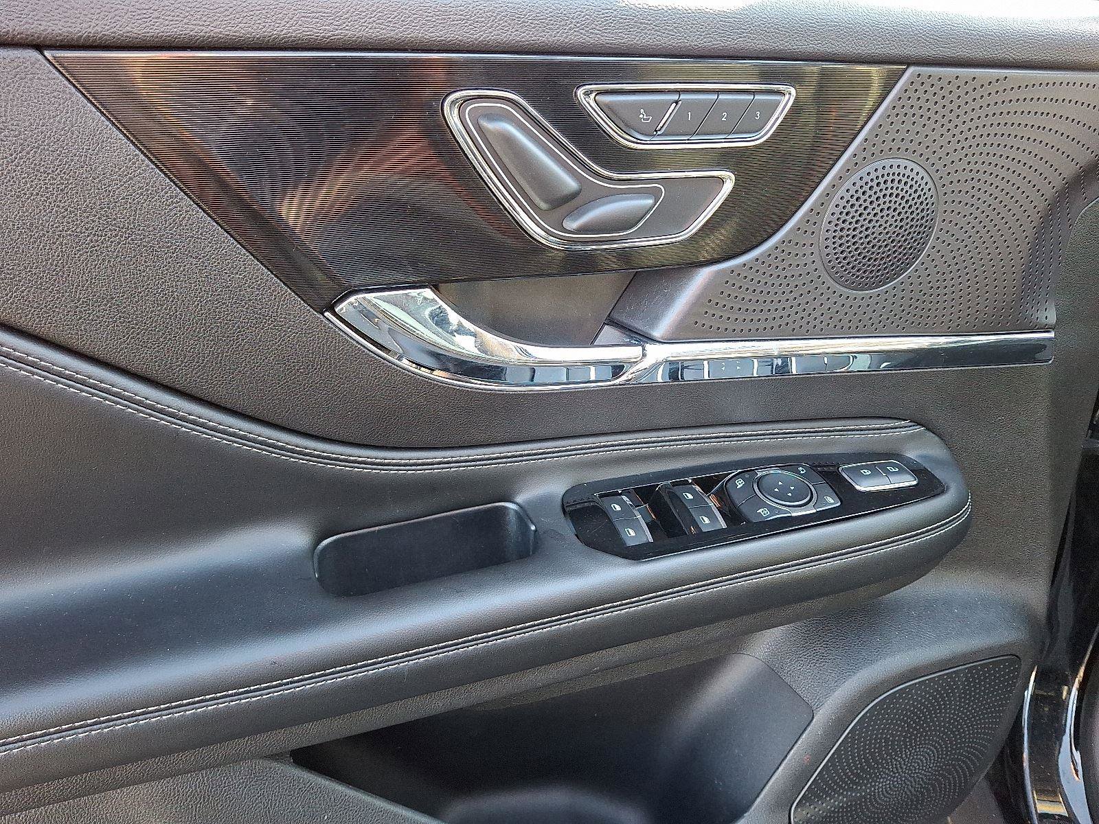 Used 2024 Lincoln Corsair Reserve image 12