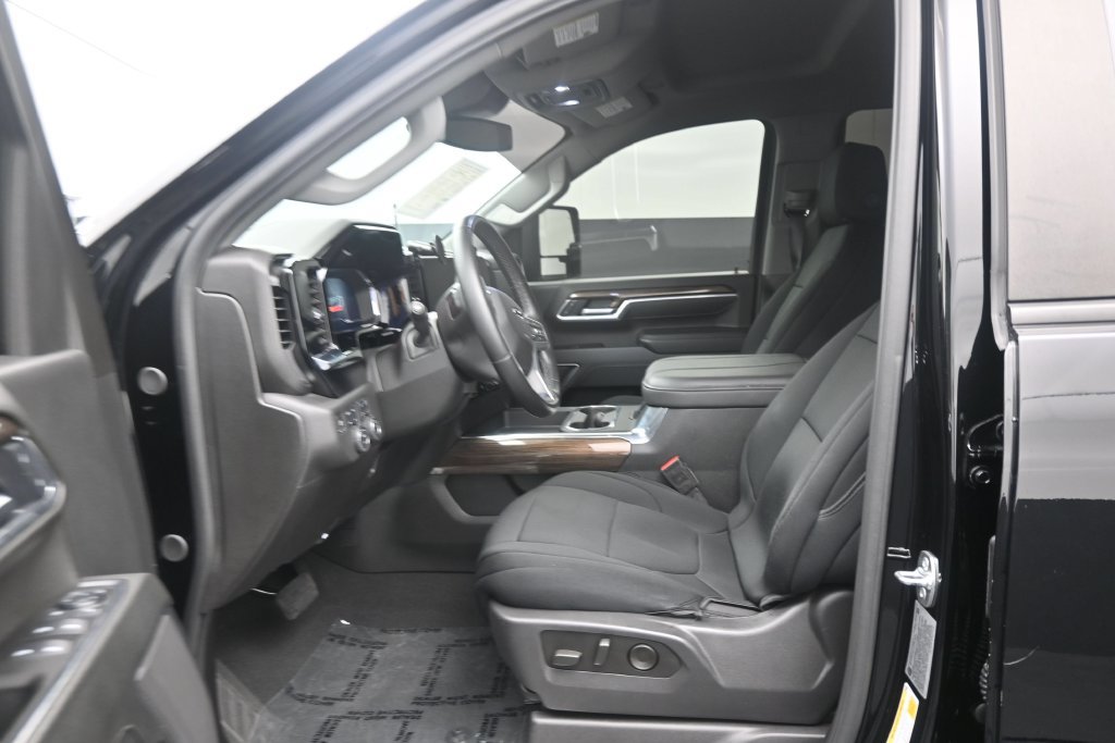Used 2025 Chevrolet Silverado 2500 LT w/ Trail Boss Package AWD/4WD image 13