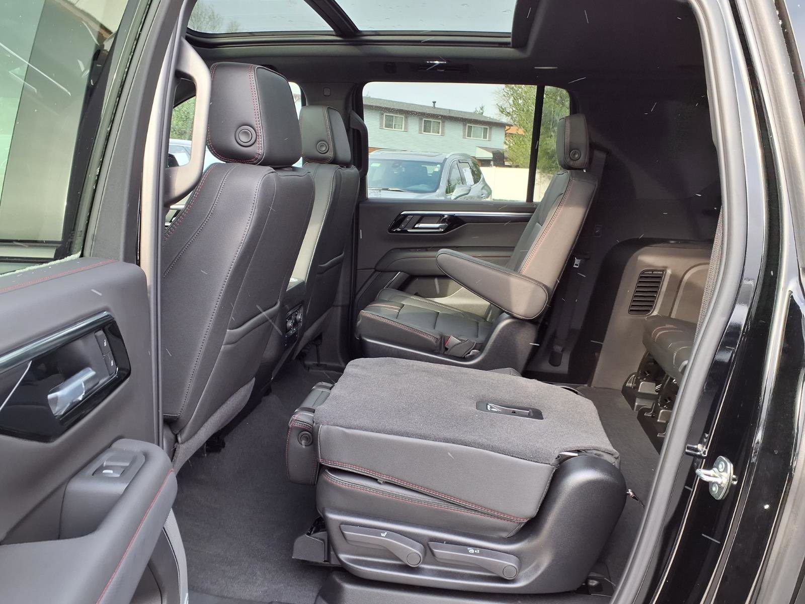 Used 2026 Chevrolet Suburban RST w/ Comfort Package image 20