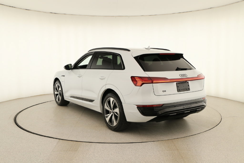 Certified 2024 Audi Q8 e-tron Premium Plus AWD/4WD image 4