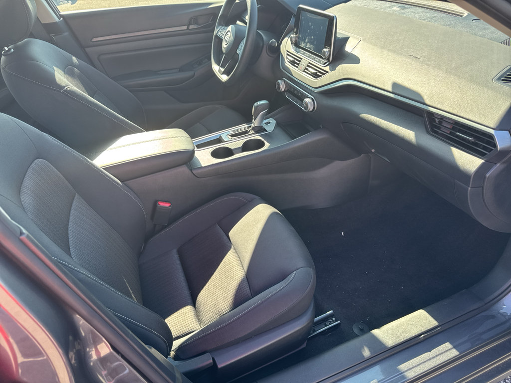 Used 2025 Nissan Altima 2.5 S FWD image 18