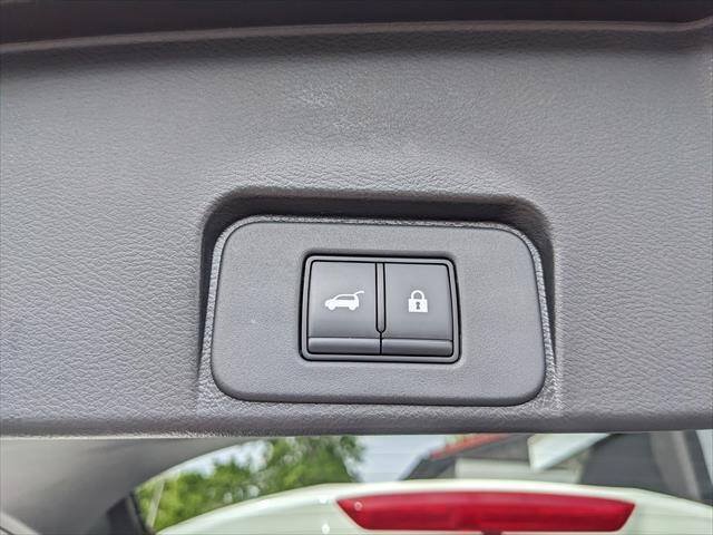 Used 2023 Nissan Rogue SV w/ SV Premium Package AWD/4WD image 17