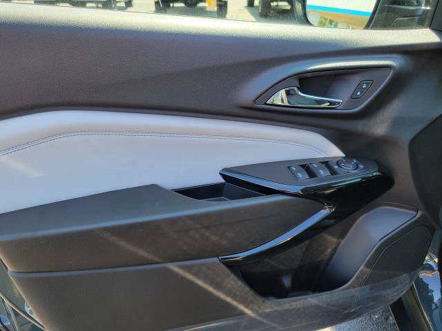 New 2026 Chevrolet Trax LT w/ Midnight Edition FWD image 6