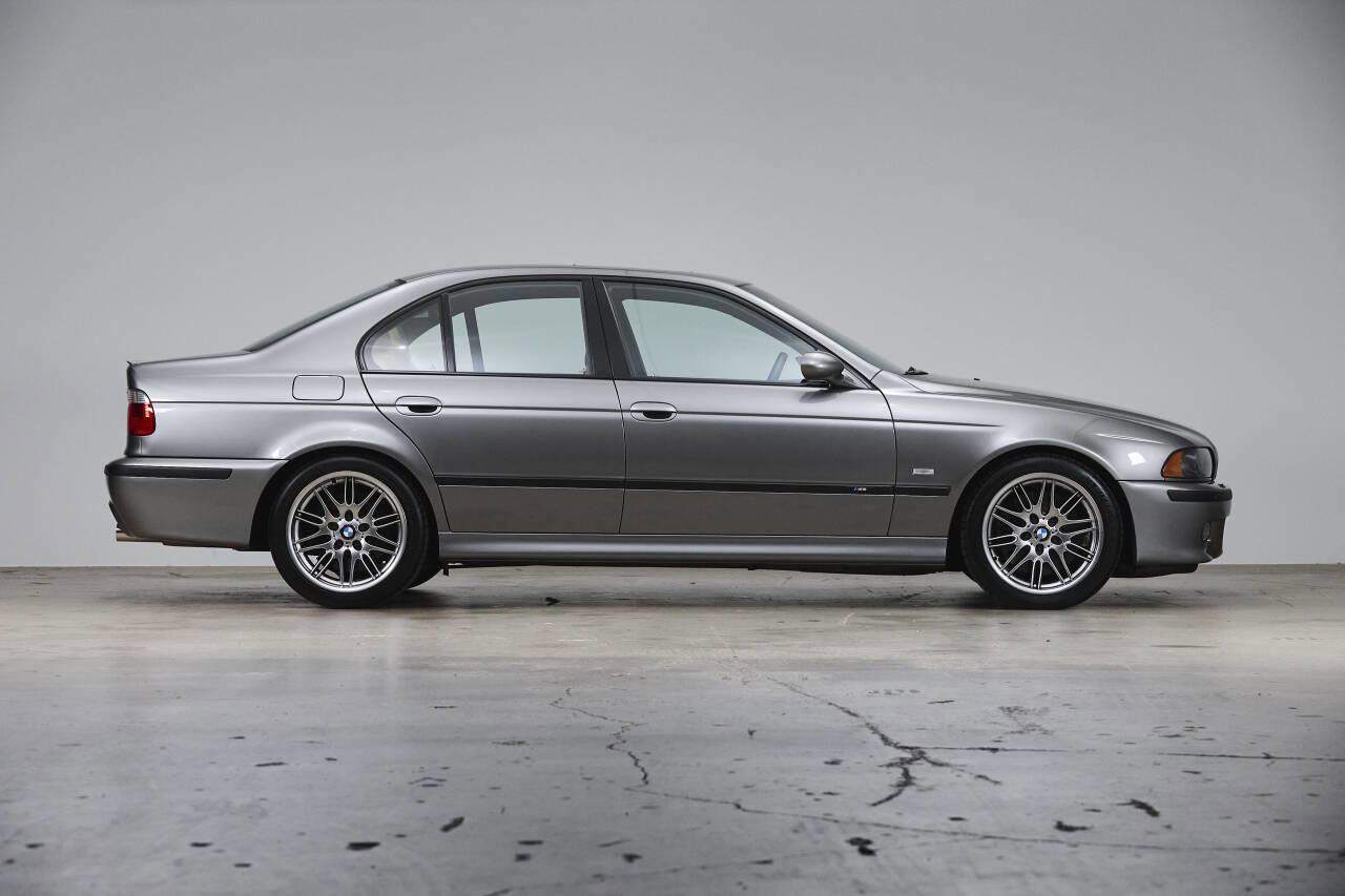Used 2003 BMW M5 image 4