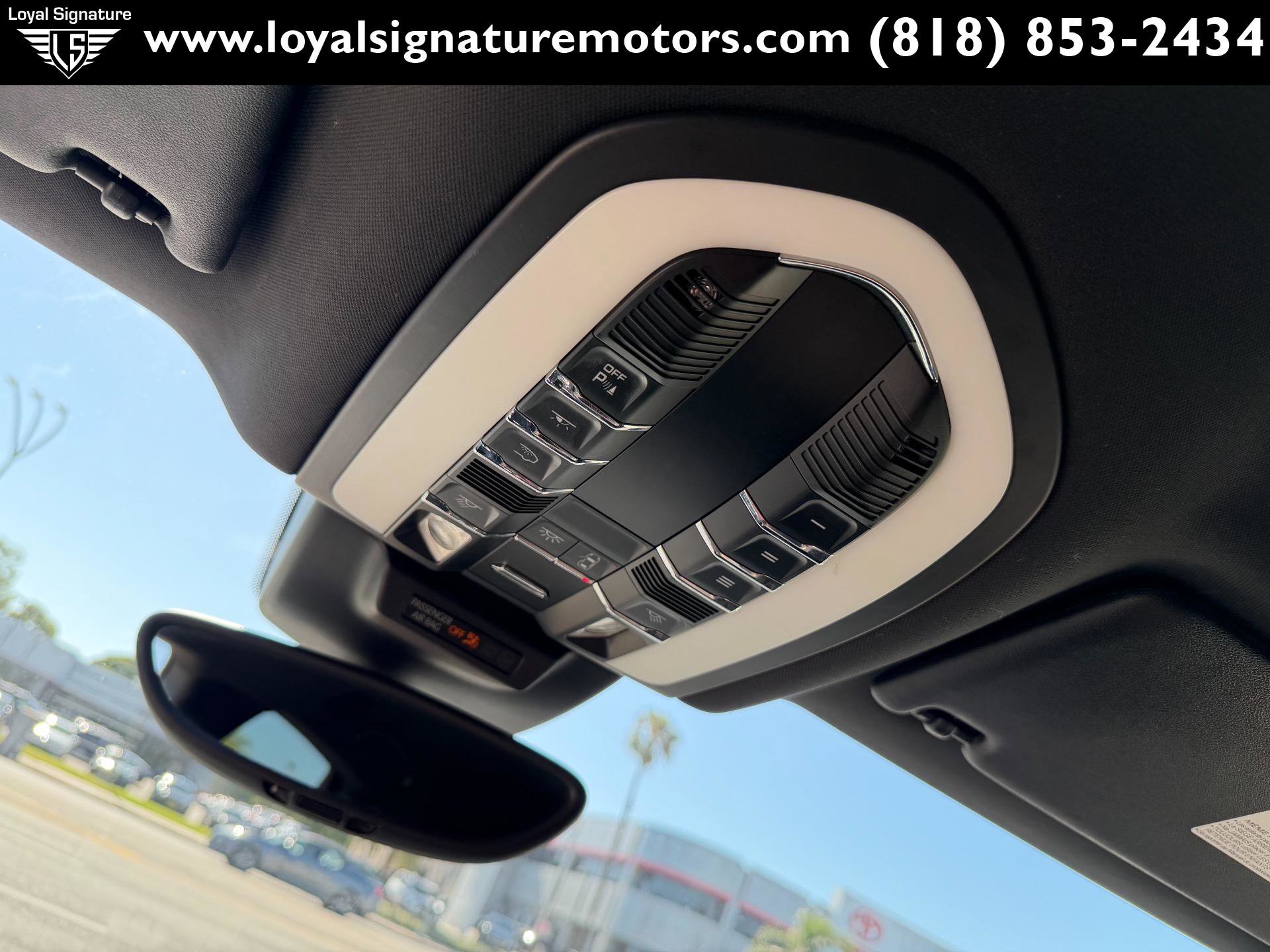 Used 2017 Porsche Macan AWD/4WD image 27