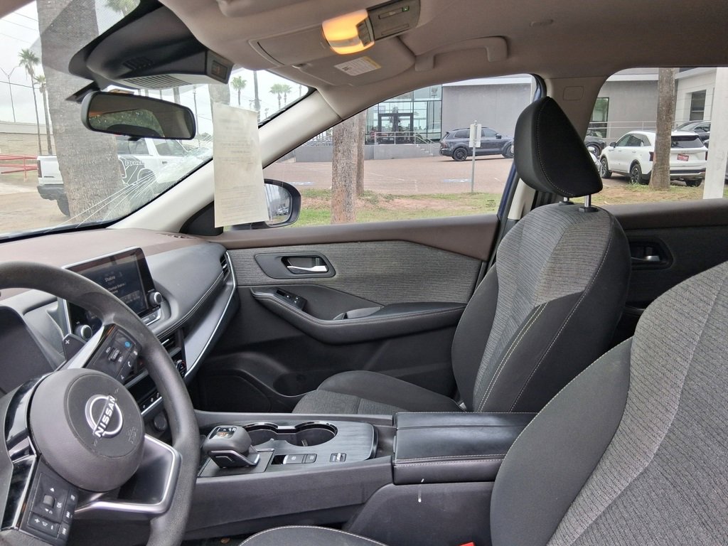 Used 2023 Nissan Rogue SV image 10