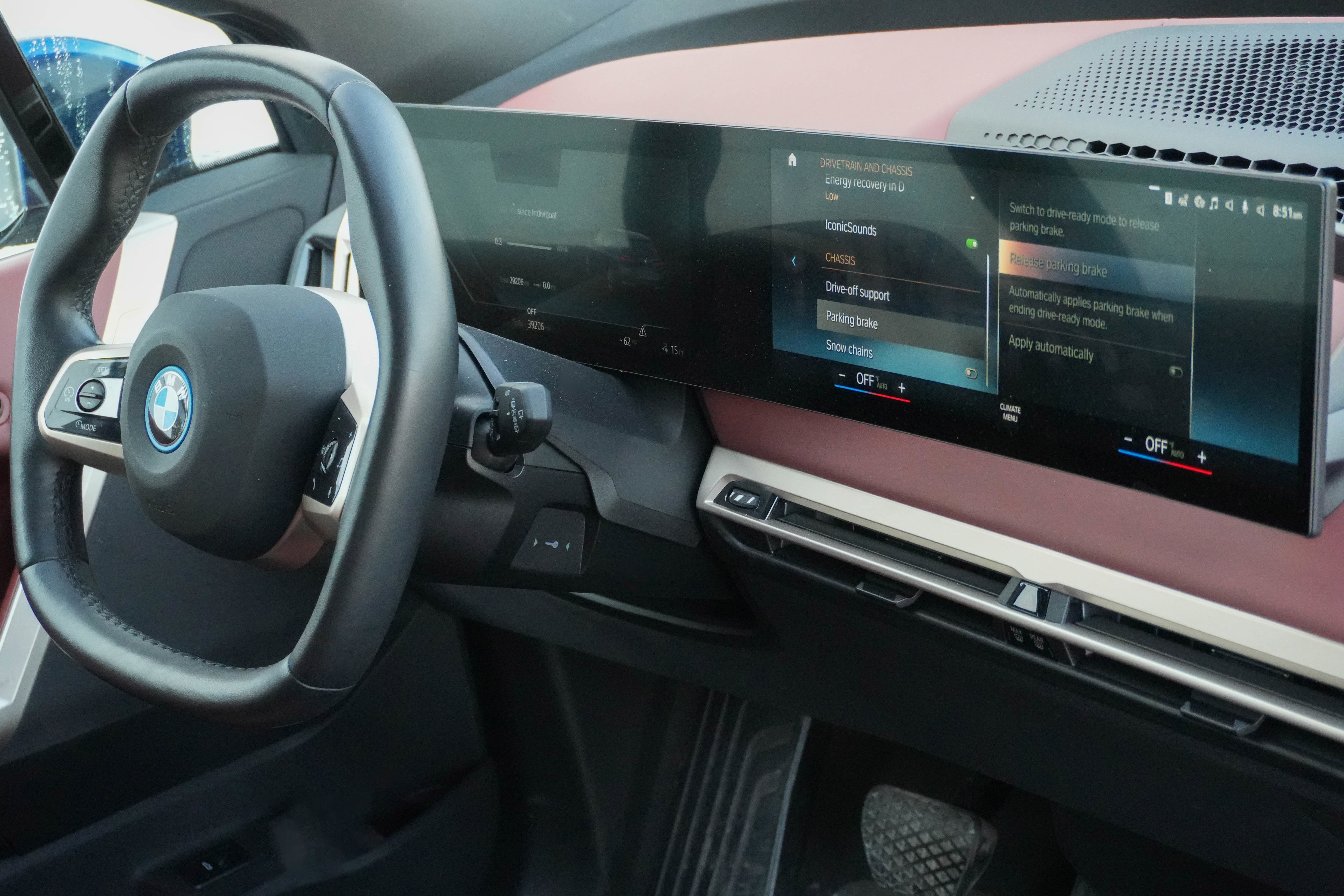 Certified 2023 BMW iX xDrive50 w/ Premium Package AWD/4WD image 8