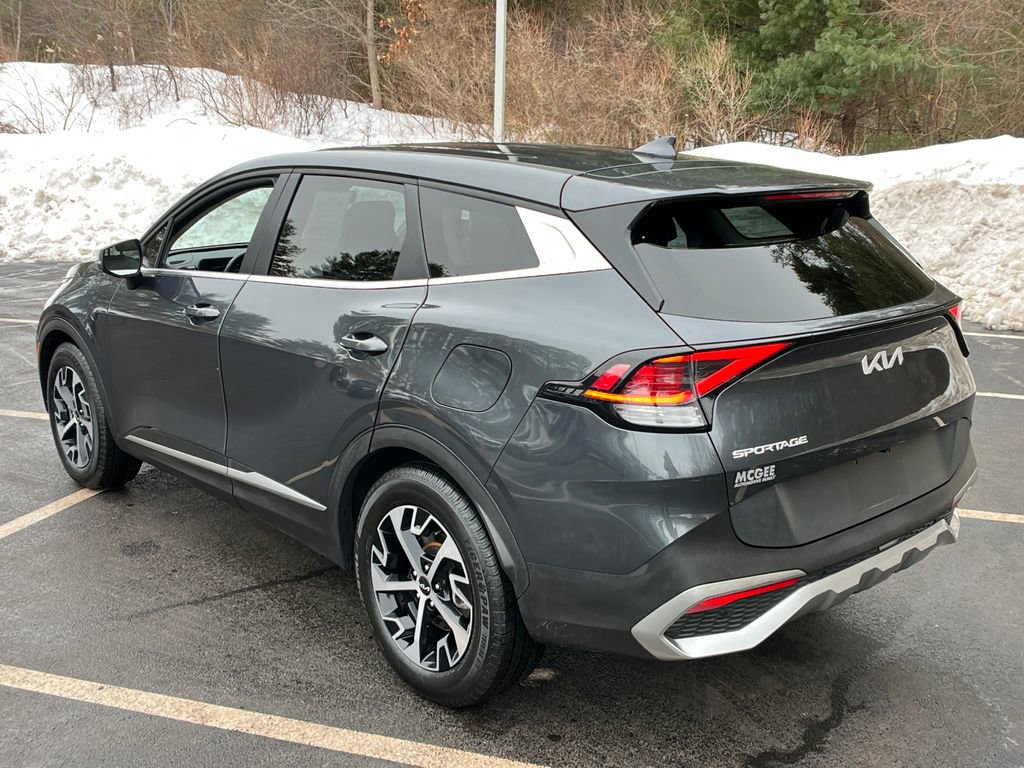 Used 2023 Kia Sportage EX image 3