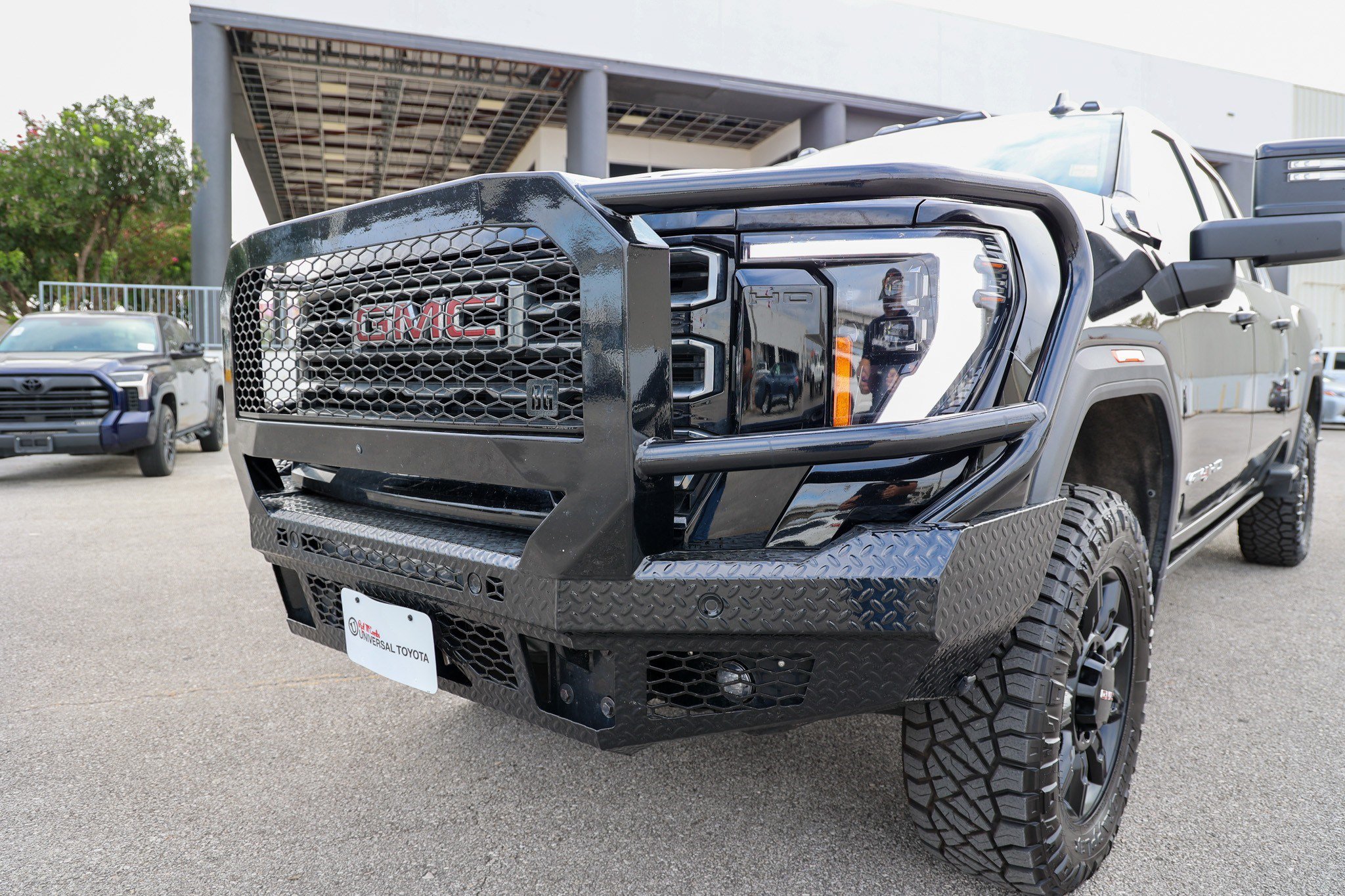 Used 2024 GMC Sierra 2500 AT4 w/ AT4 Premium Plus Package AWD/4WD image 17