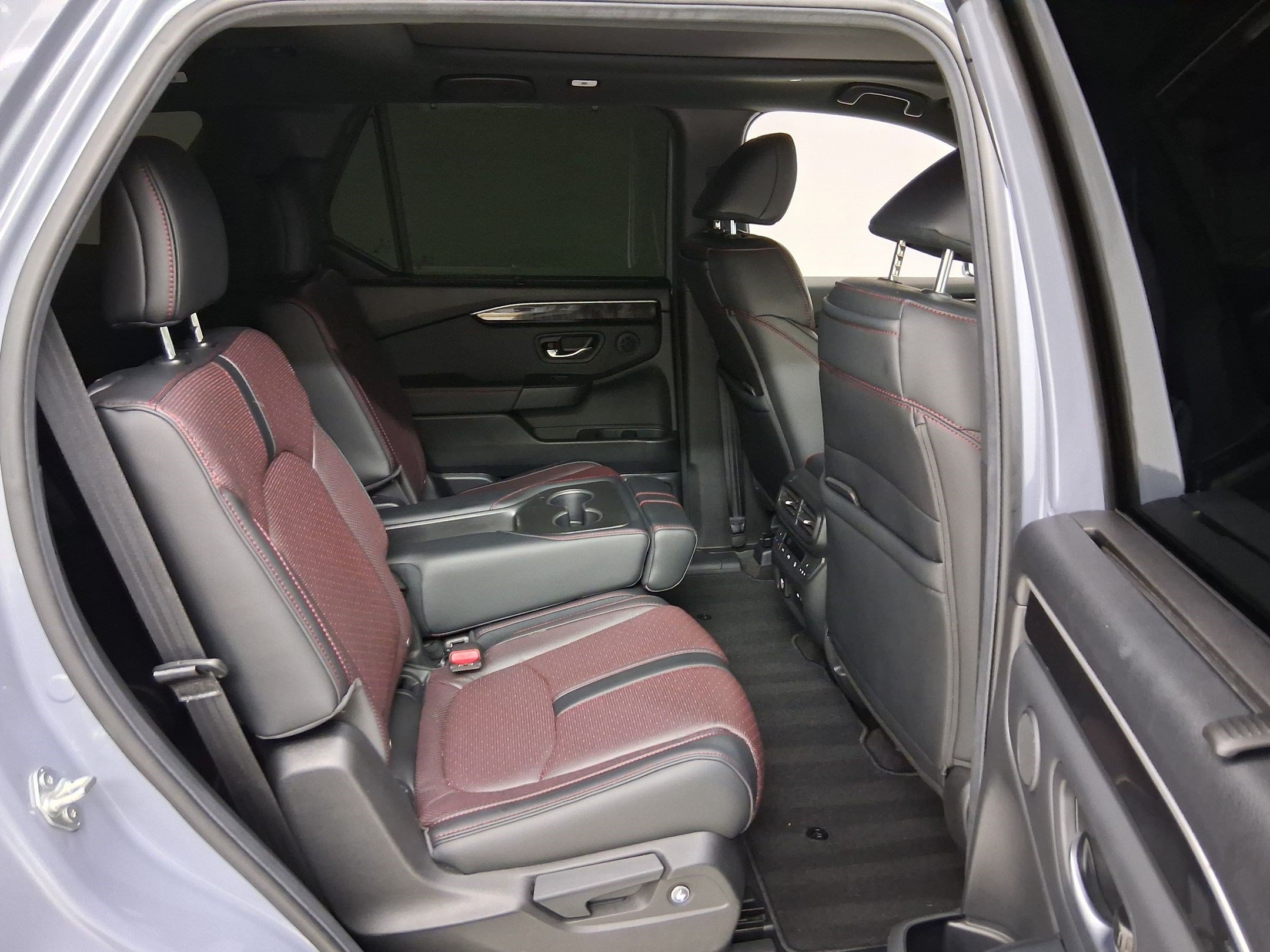 Used 2025 Honda Pilot Black Edition image 36