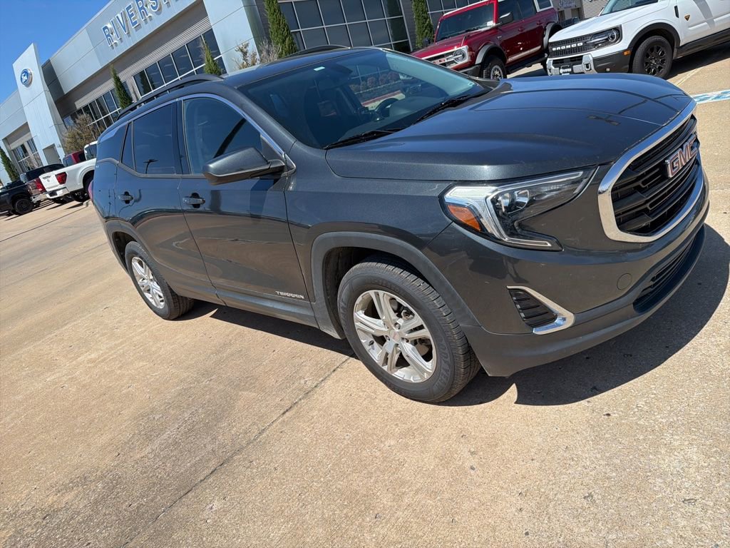 Used 2018 GMC Terrain SLE w/ Driver Convenience Package image 2