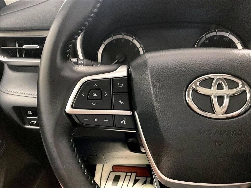 Used 2023 Toyota Highlander XLE AWD/4WD image 23