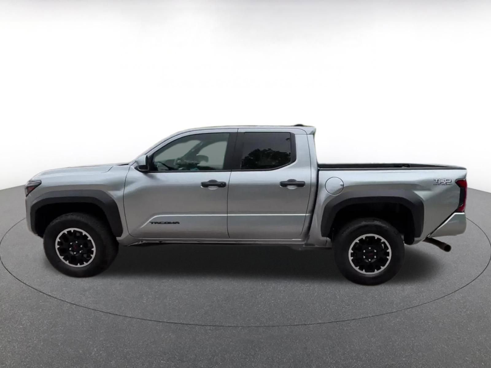 Used 2025 Toyota Tacoma TRD Off-Road AWD/4WD image 9
